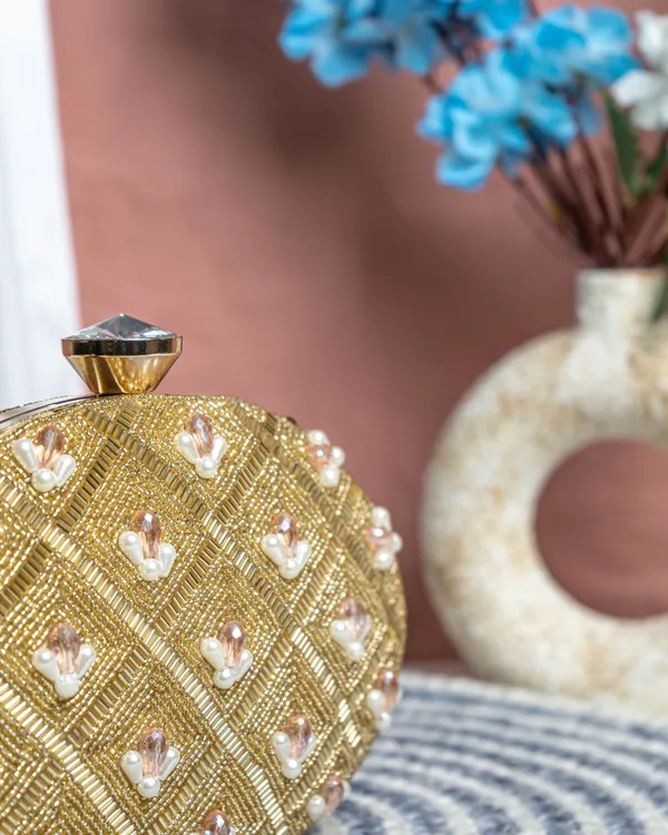 Lunara_Gold_Bloom_Clutch
